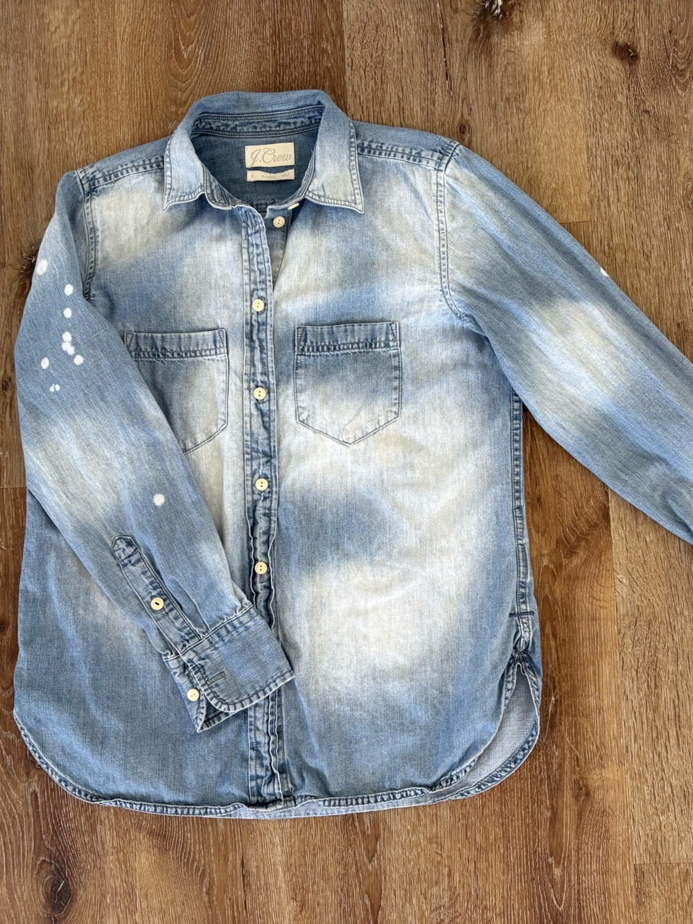 J.Crew Classic Washed Denim Shirts in Blue Size: 2| 90’s, Casual